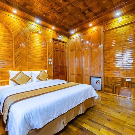 Theking Hotel Huong Gia Bagian luar foto