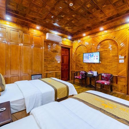 Theking Hotel Huong Gia Bagian luar foto