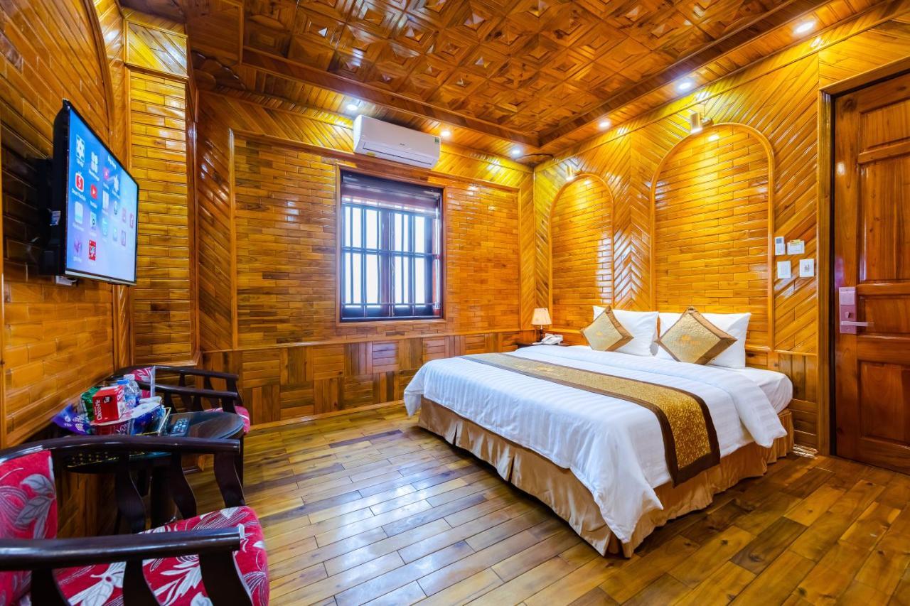 Theking Hotel Huong Gia Bagian luar foto