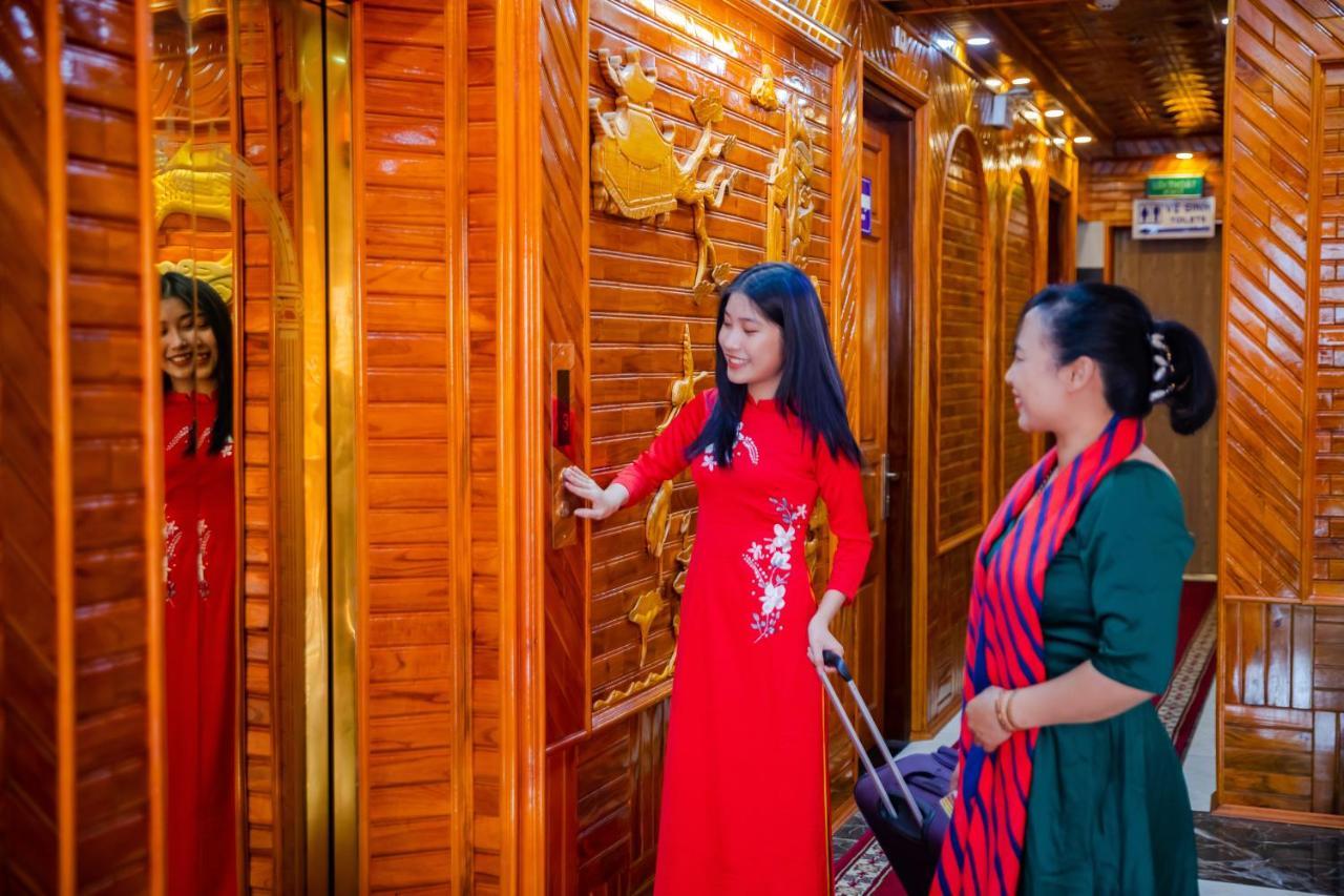 Theking Hotel Huong Gia Bagian luar foto