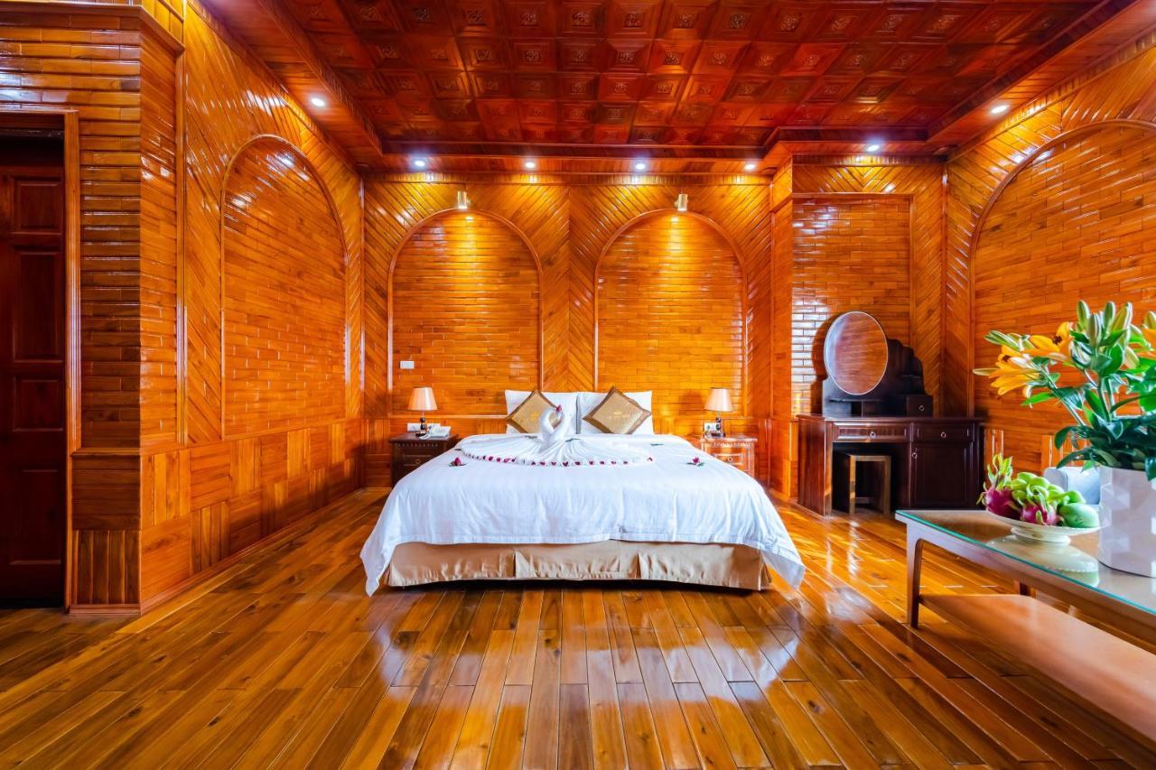Theking Hotel Huong Gia Bagian luar foto