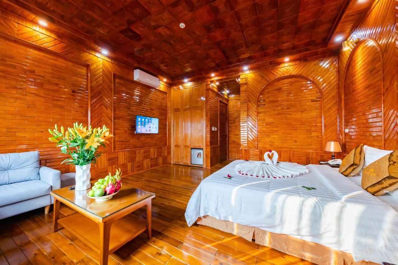 Theking Hotel Huong Gia Bagian luar foto