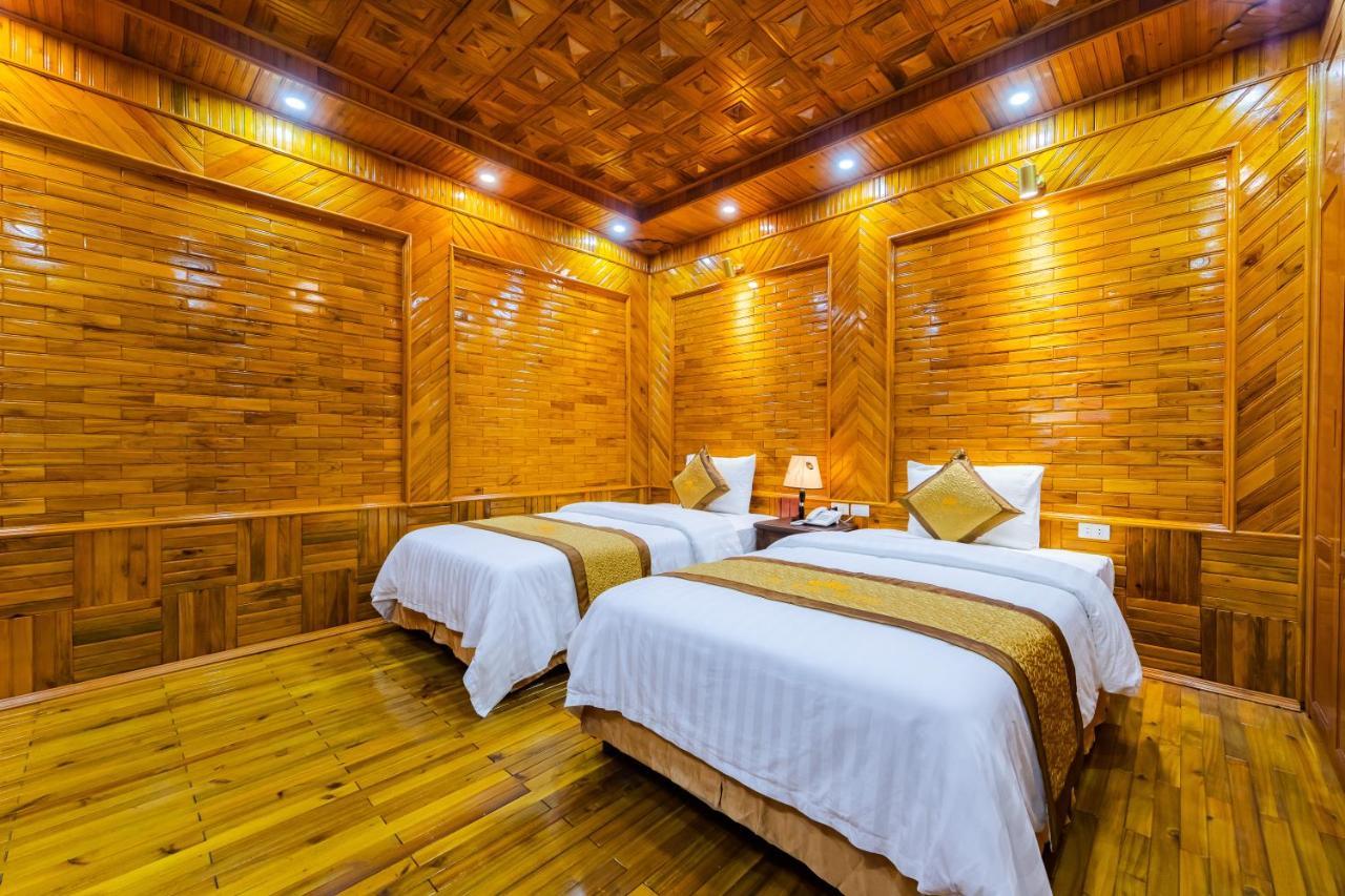 Theking Hotel Huong Gia Bagian luar foto