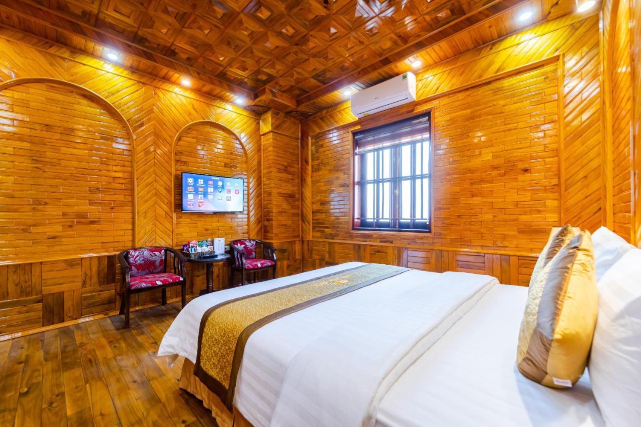 Theking Hotel Huong Gia Bagian luar foto